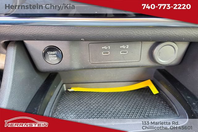 Used 2024 Nissan Rogue S AWD/4WD image 19