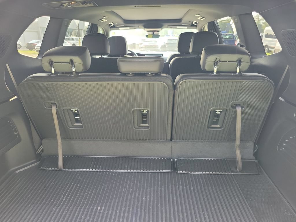 Used 2026 GMC Acadia AT4 w/ Luxury Package AWD/4WD image 11