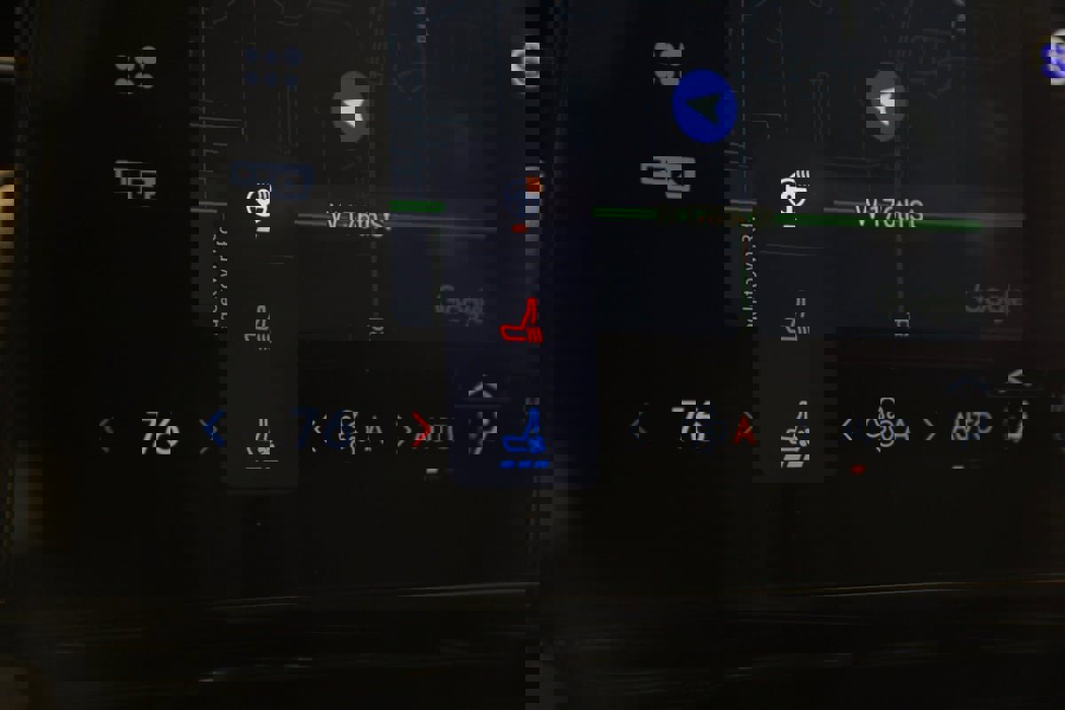 Used 2025 Lincoln Nautilus Reserve AWD/4WD image 8