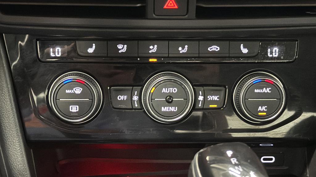 Used 2023 Volkswagen Jetta SEL FWD image 18