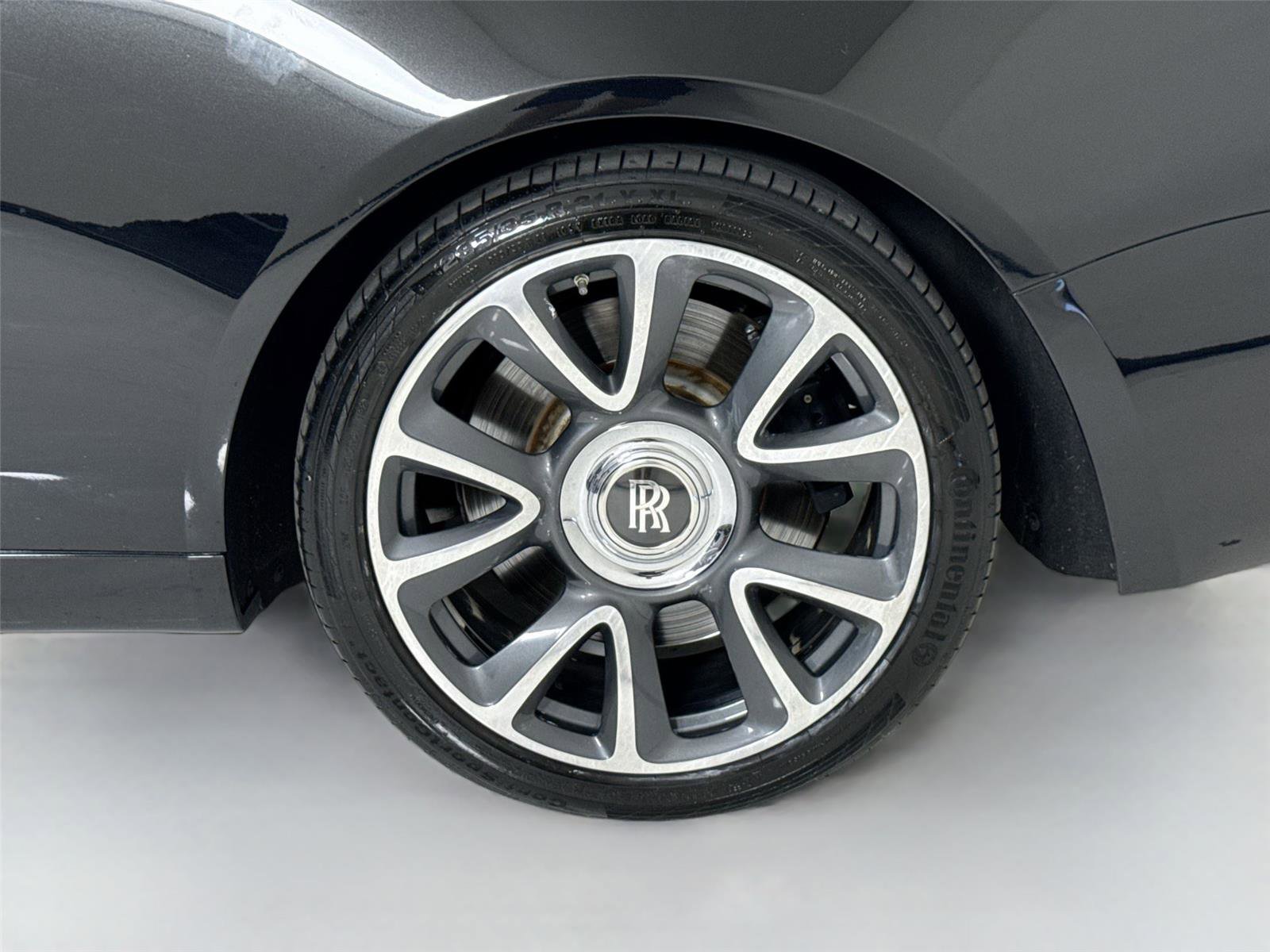 Used 2019 Rolls-Royce Wraith image 39