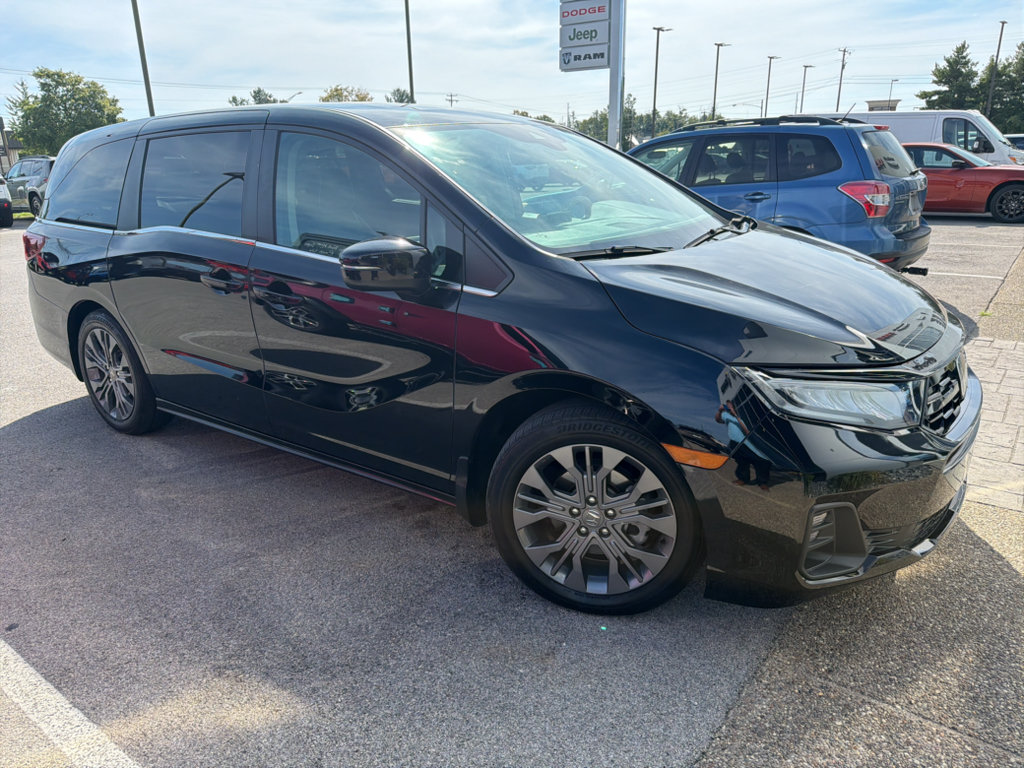 Used 2025 Honda Odyssey Touring image 9