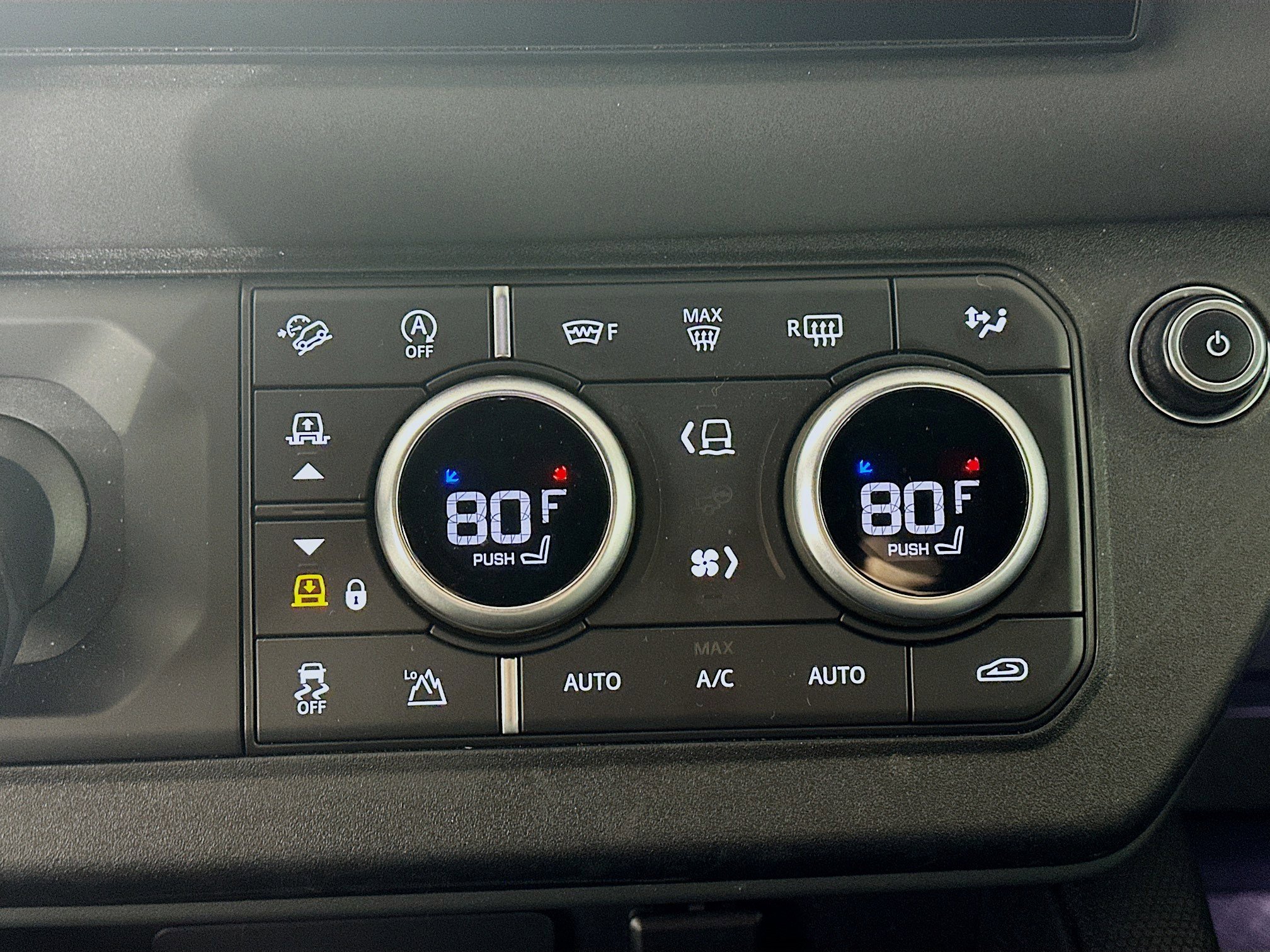 Used 2022 Land Rover Defender 110 X-Dynamic SE image 25