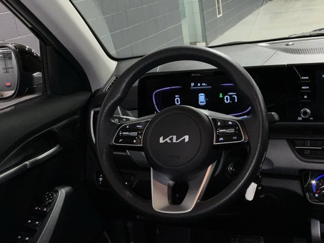 Used 2024 Kia Seltos LX AWD/4WD image 21