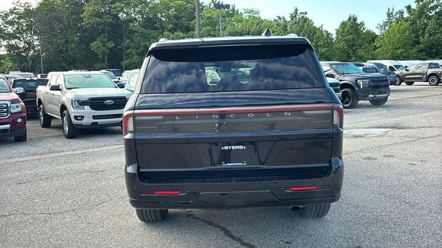 Used 2025 Lincoln Navigator Reserve AWD/4WD image 31