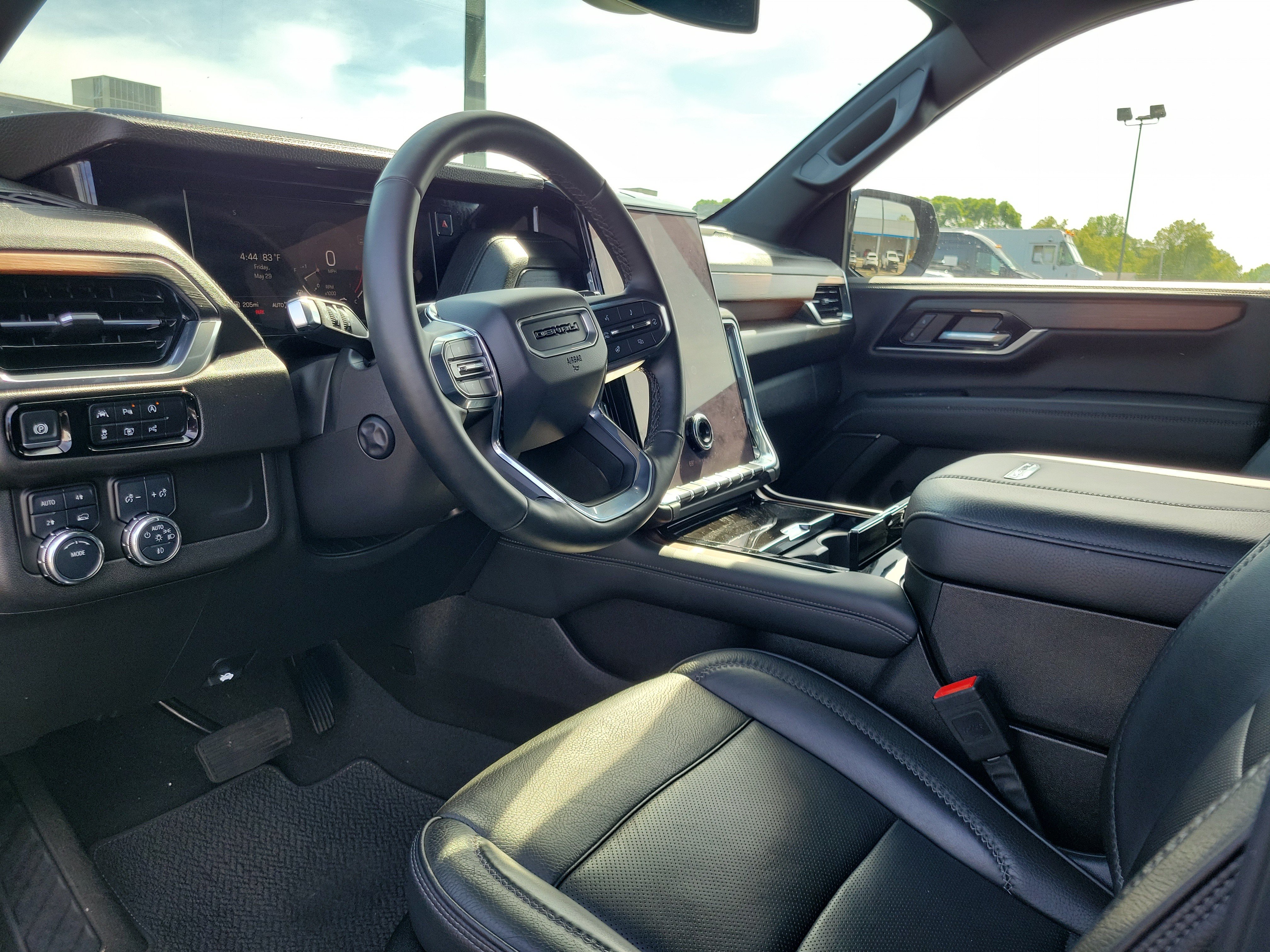 Used 2025 GMC Yukon Denali AWD/4WD image 19