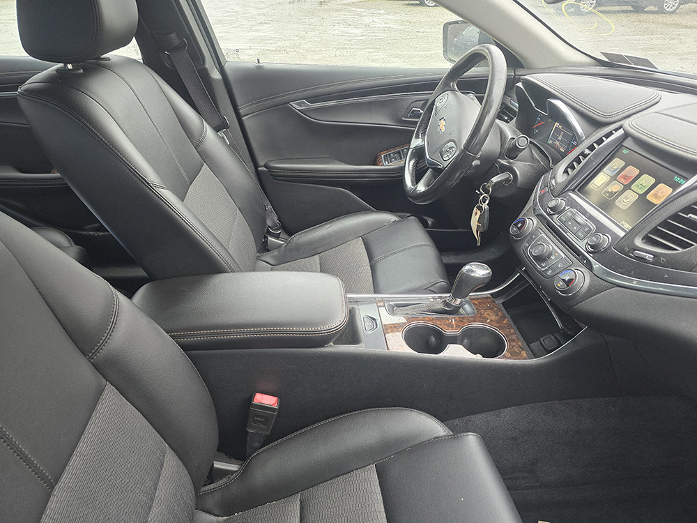 Used 2015 Chevrolet Impala LT w/ Convenience Package image 5