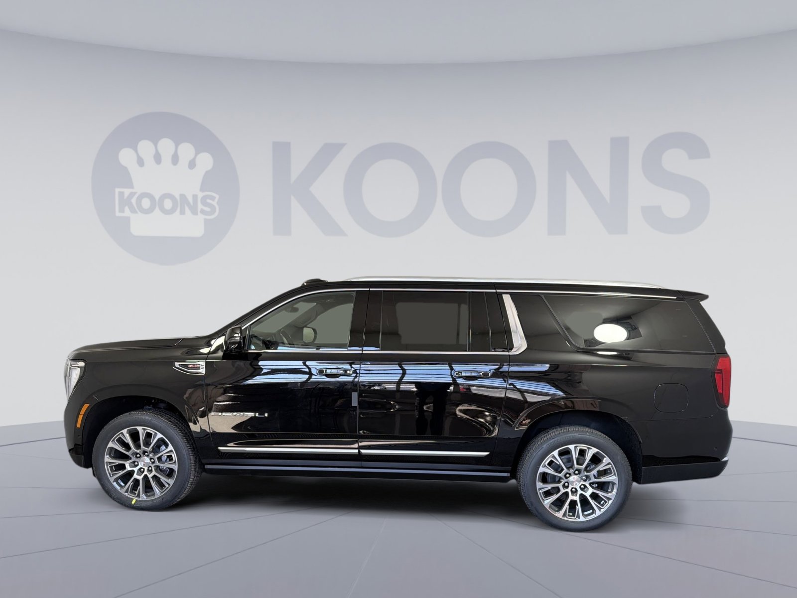 New 2026 GMC Yukon XL Denali w/ Denali Reserve Package image 2