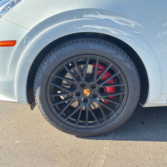 Used 2023 Porsche Cayenne GTS image 11