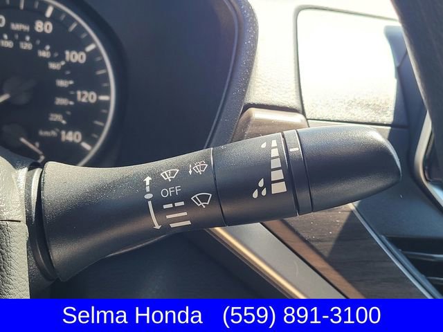 Used 2025 Nissan Altima 2.5 SV FWD image 17