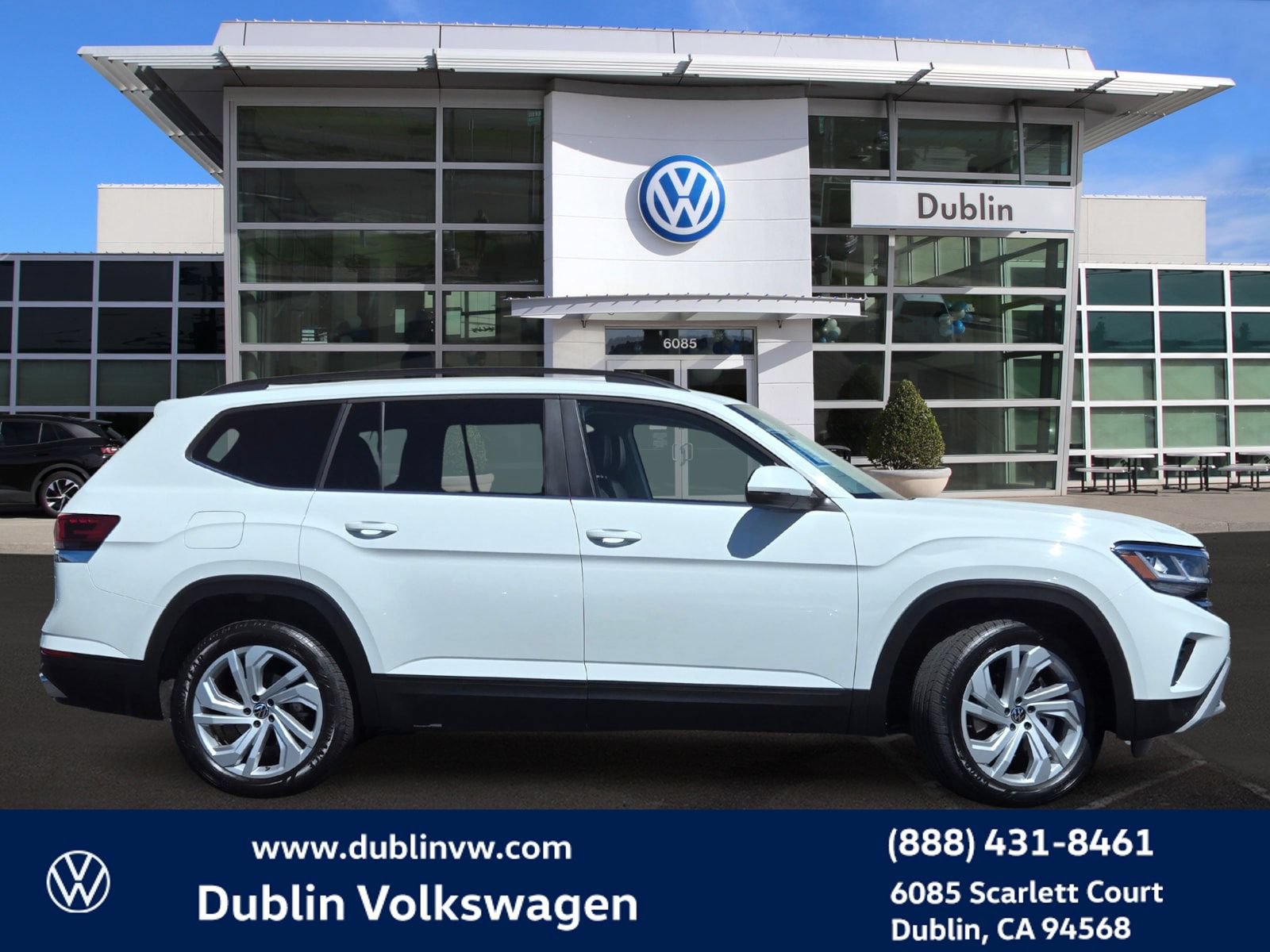 Certified 2023 Volkswagen Atlas SE w/ Panoramic Sunroof Package FWD image 3