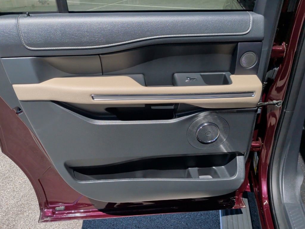 Used 2024 Ford Expedition Max Limited image 36