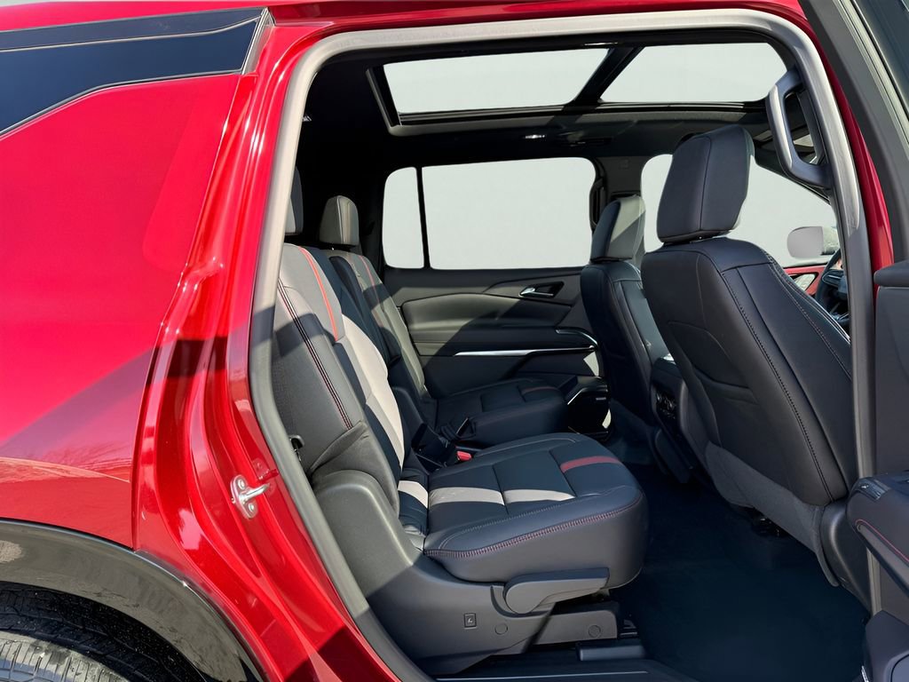 Used 2025 Chevrolet Traverse RS w/ LPO, Floor Liner Package AWD/4WD image 13