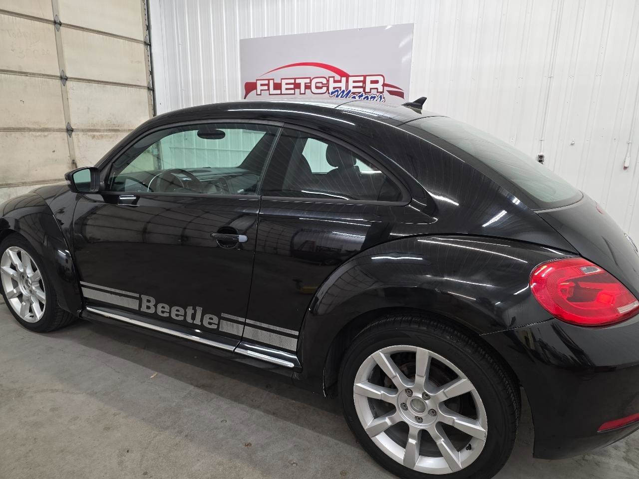 Used 2012 Volkswagen Beetle 2.5 FWD image 7