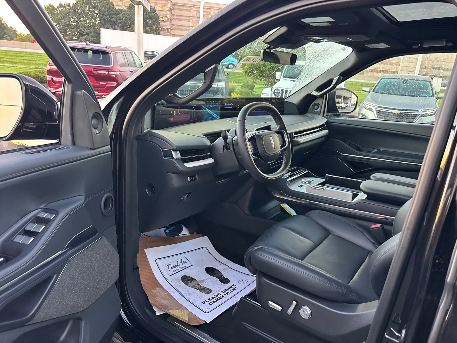 New 2027 Lincoln Navigator Reserve w/ Jet Appearance Package AWD/4WD image 24