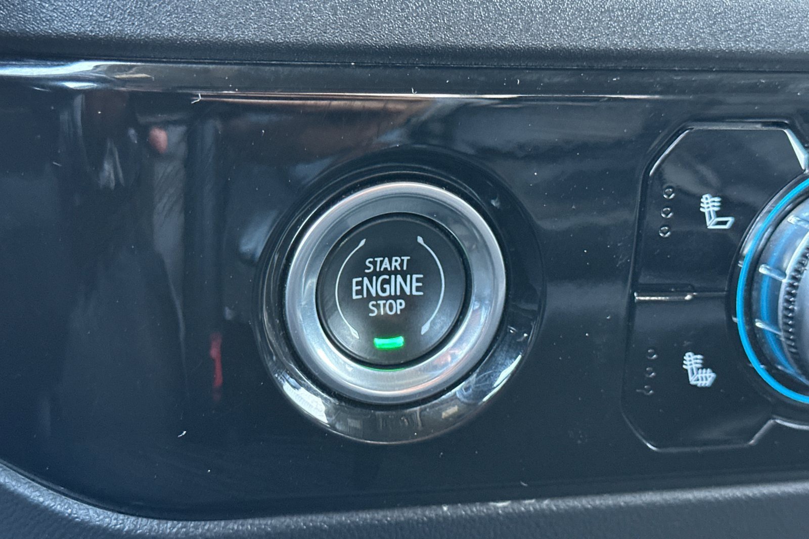 Used 2024 GMC Sierra 1500 SLT image 32