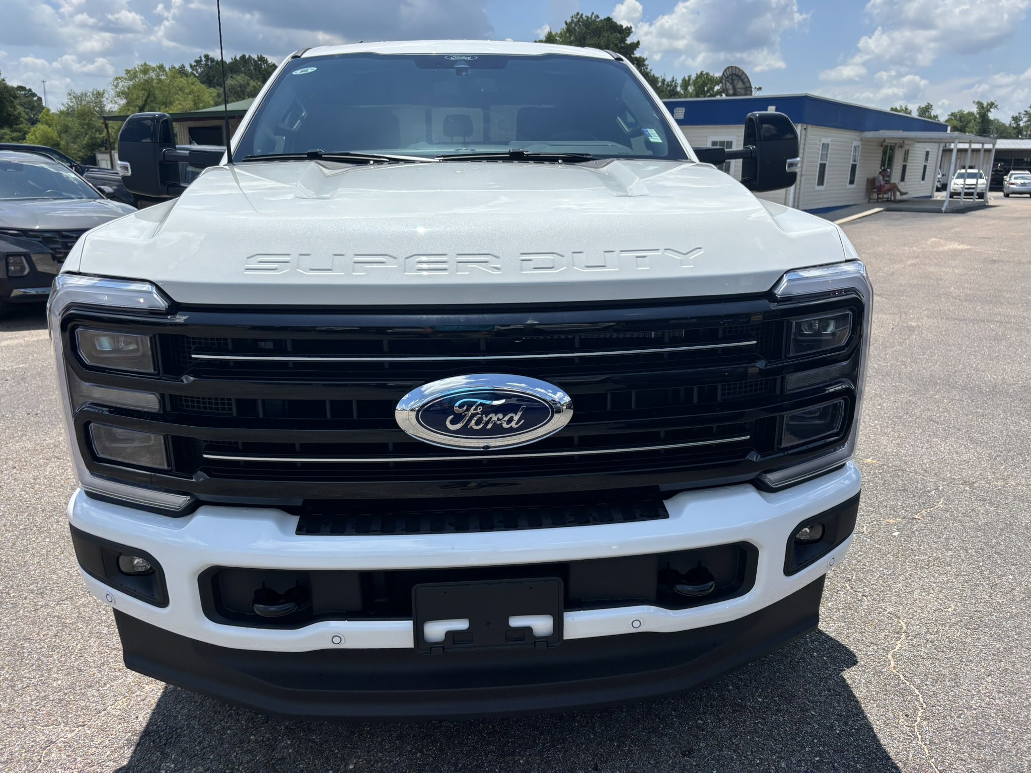 New 2025 Ford F250 4x4 Crew Cab Super Duty image 4