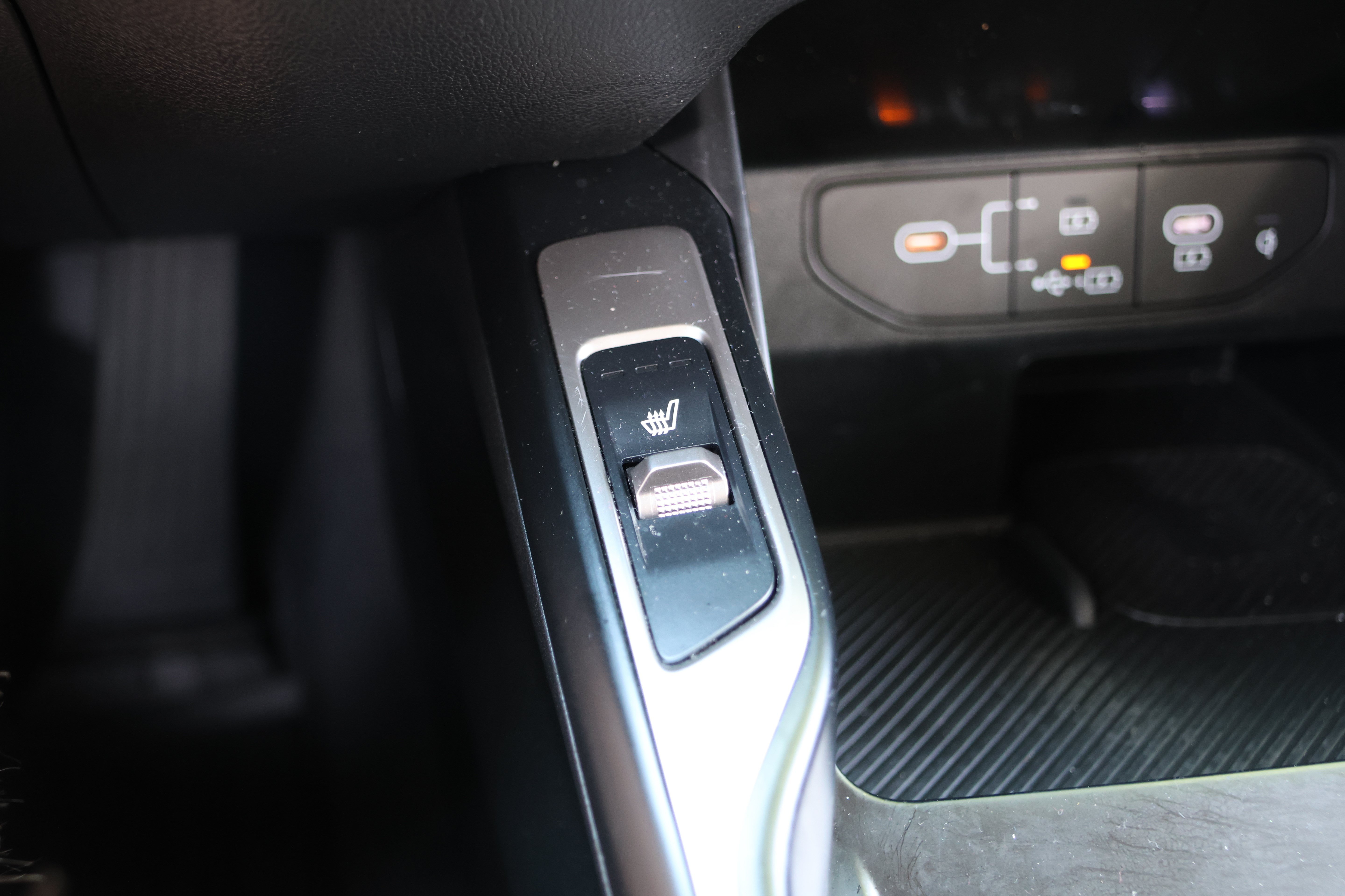 Used 2025 Kia Sorento S w/ Panoramic Sunroof Package FWD image 28