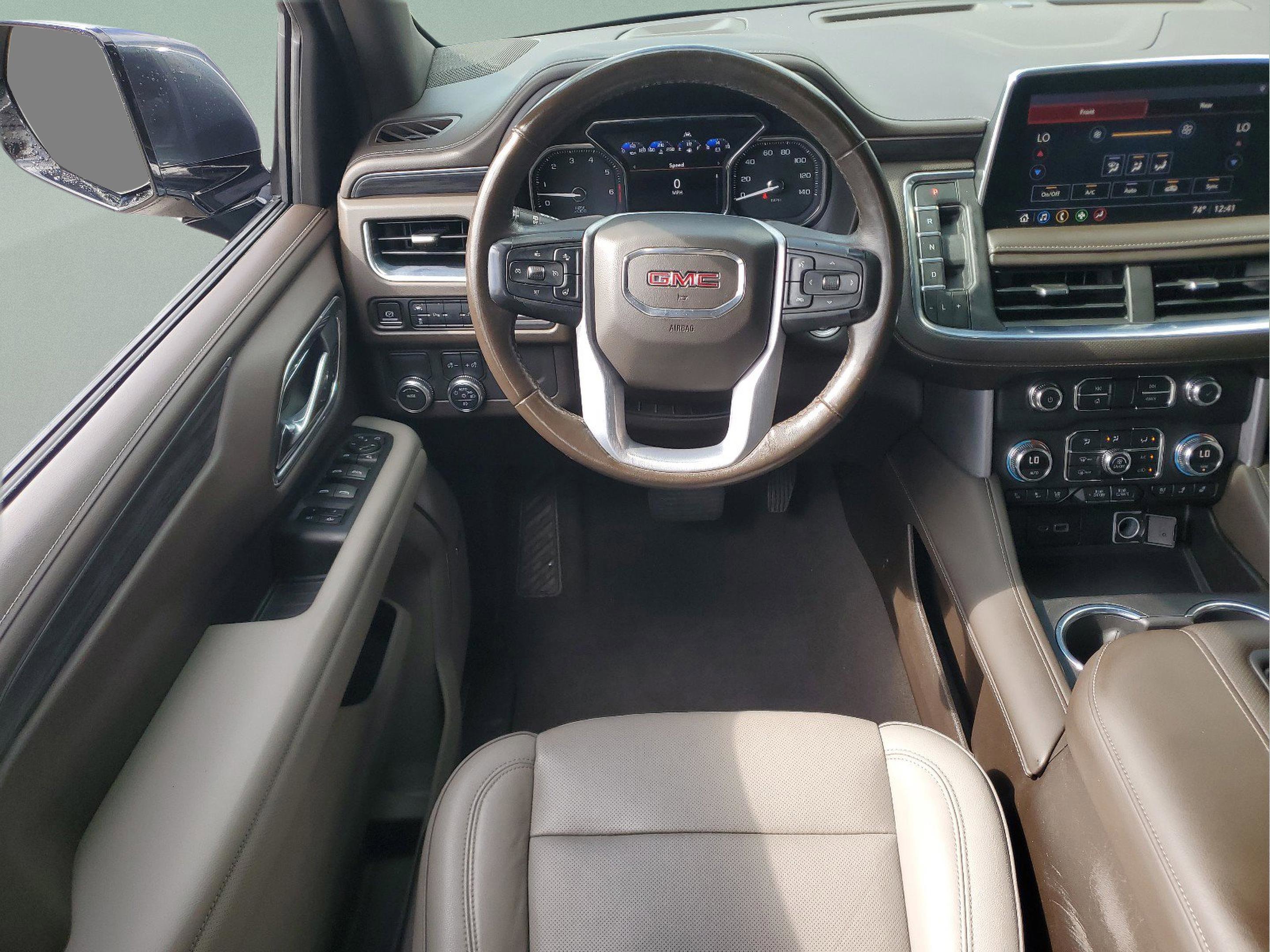 Used 2021 GMC Yukon SLT w/ SLT Premium Package image 13