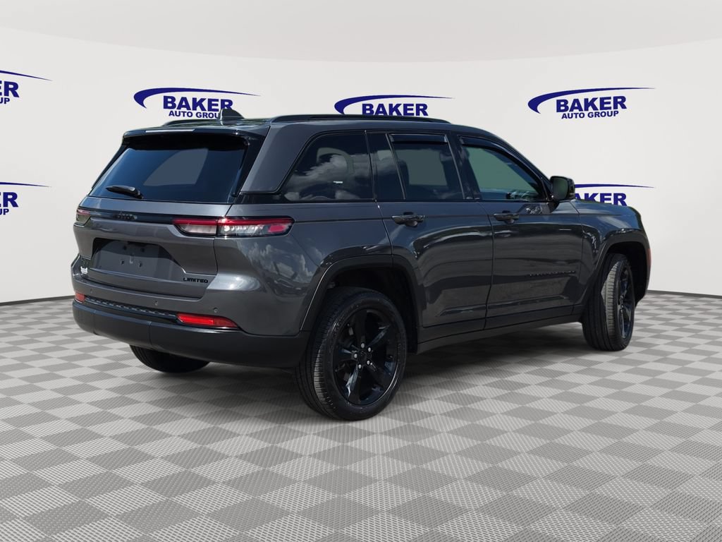 Used 2025 Jeep Grand Cherokee Limited w/ Black Appearance Package AWD/4WD image 3