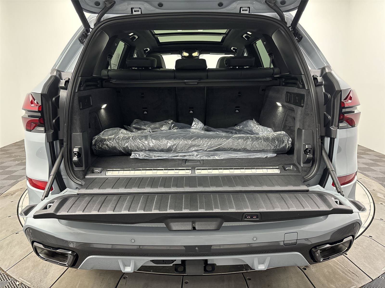 New 2026 BMW X5 xDrive50e w/ Executive Package AWD/4WD image 21