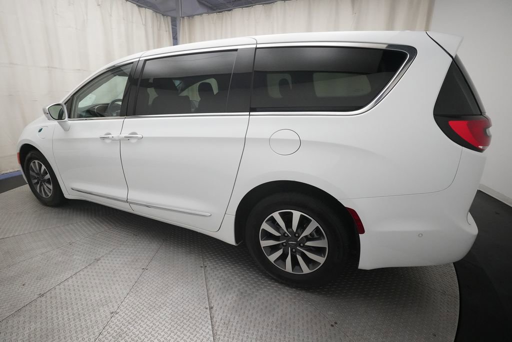 Used 2022 Chrysler Pacifica Limited FWD image 35