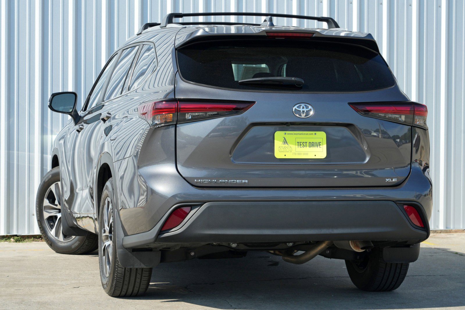 Used 2024 Toyota Highlander XLE image 4