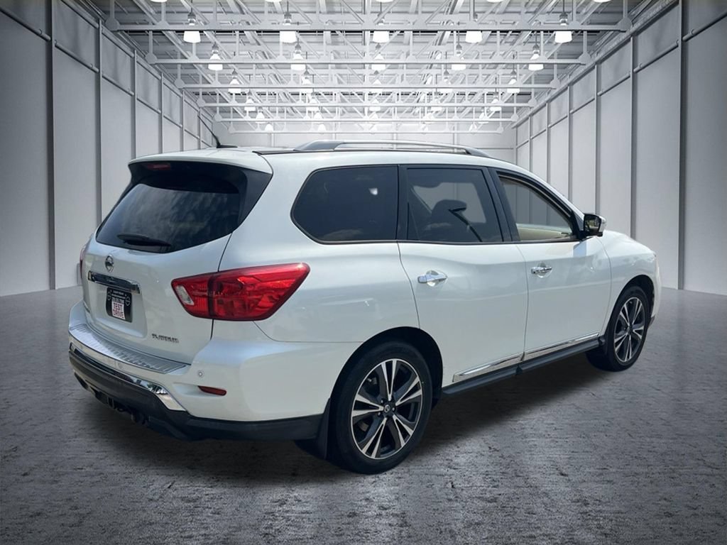 Used 2017 Nissan Pathfinder Platinum FWD image 12