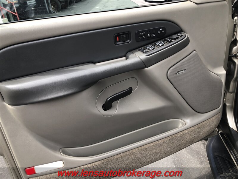 Used 2003 GMC Yukon XL SLT w/ 1SD Preferred Equipment Group AWD/4WD image 8