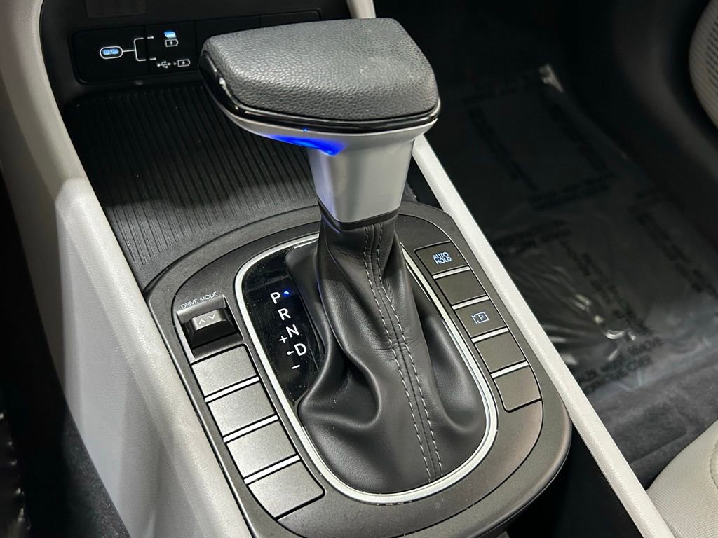 Used 2024 Hyundai Kona SE image 32