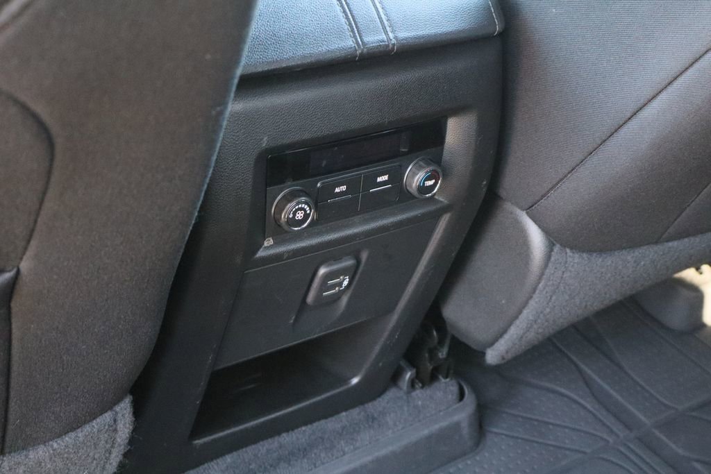 Used 2022 Chevrolet Traverse LT w/ LPO, Floor Liner Package image 23
