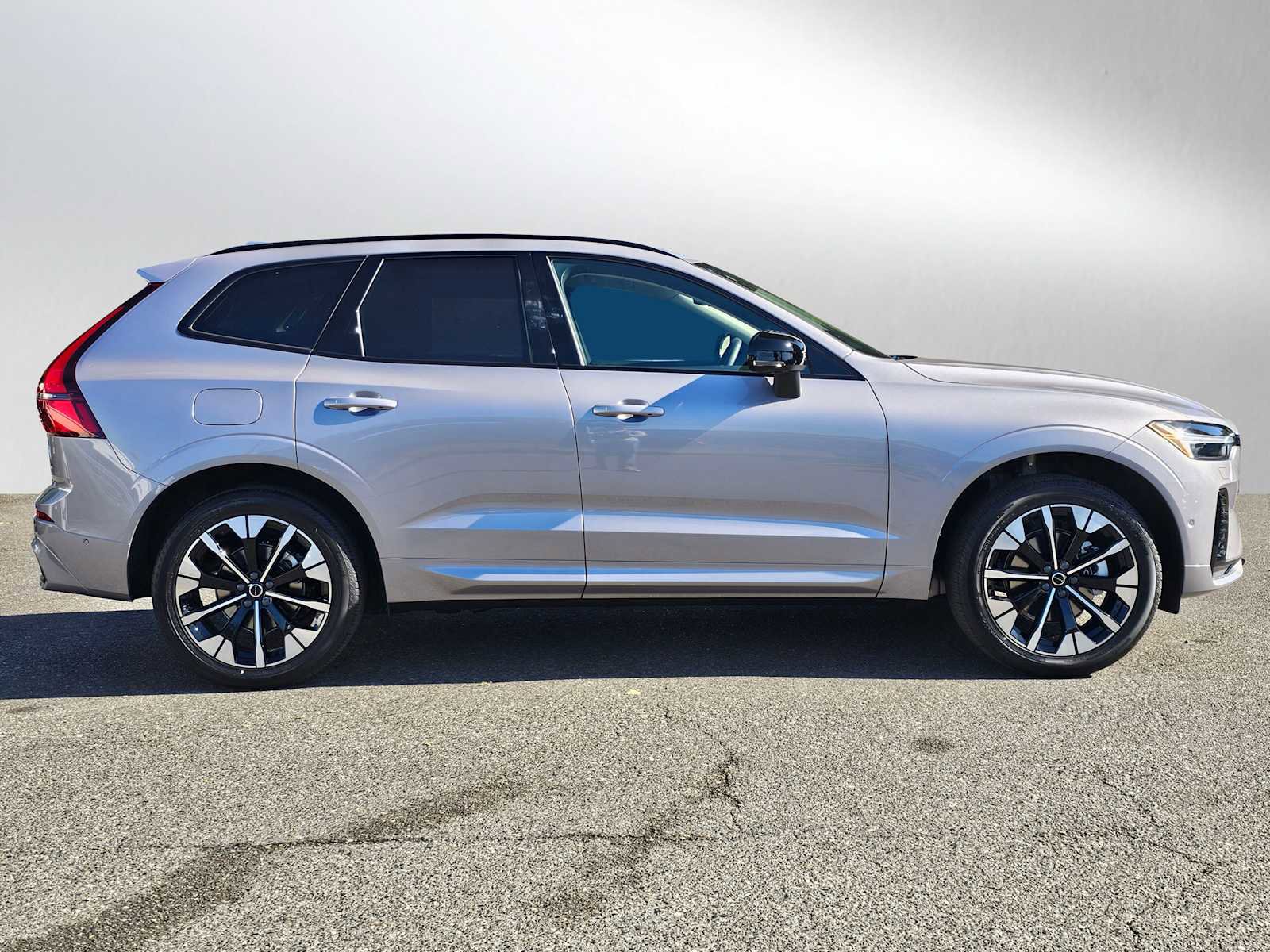 New 2026 Volvo XC60 B5 Plus w/ Protection Package Premier image 2