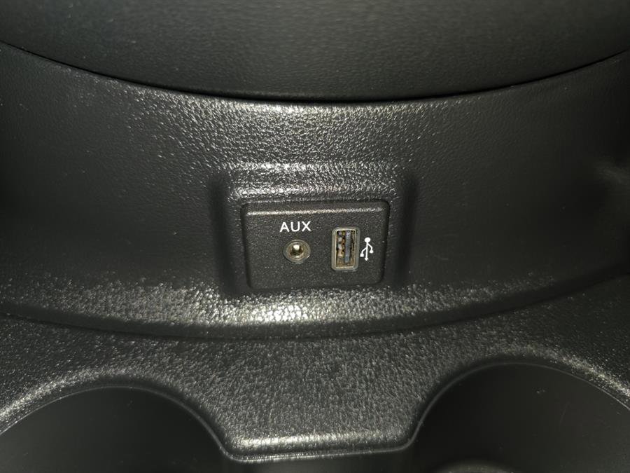 Used 2018 Nissan Versa SV w/ SV Special Edition image 19