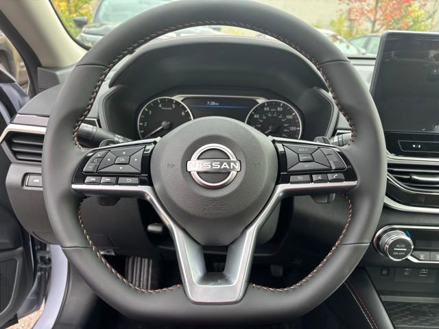 New 2025 Nissan Altima 2.5 SR w/ SR Premium Package AWD/4WD image 6