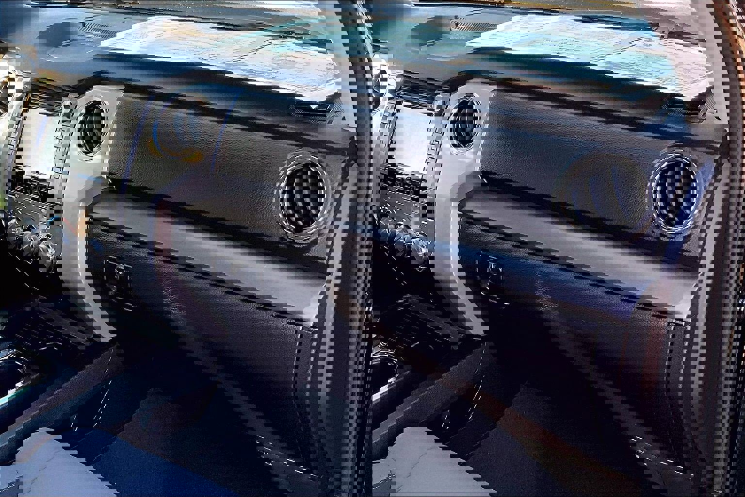 Used 2016 Toyota Tundra SR5 w/ TRD Off Road Package image 15