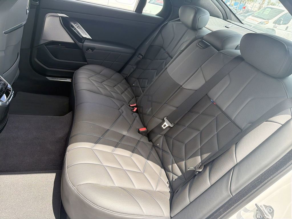 Used 2023 BMW 740i RWD image 25