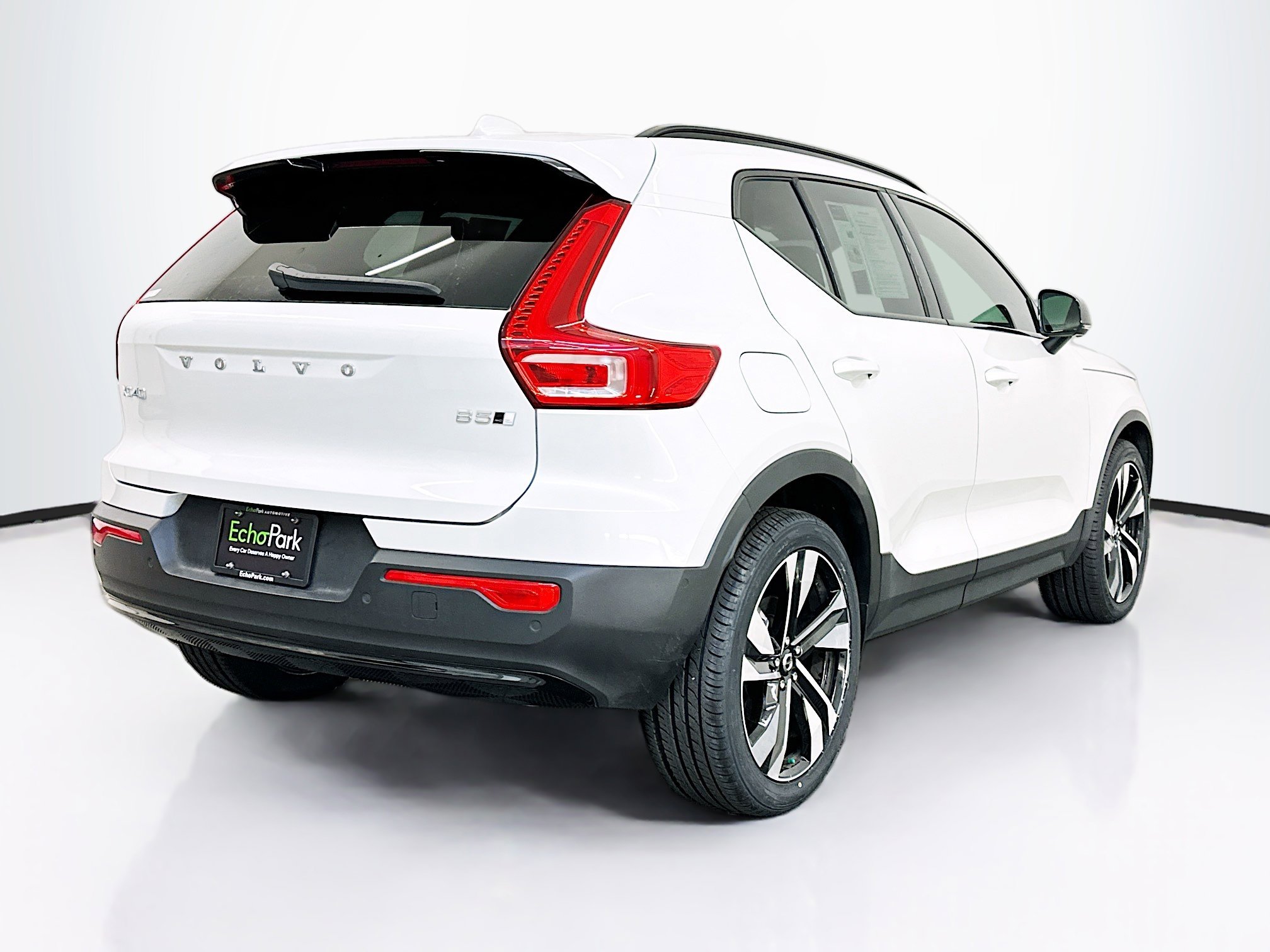 Used 2023 Volvo XC40 B5 Plus w/ Protection Package image 9