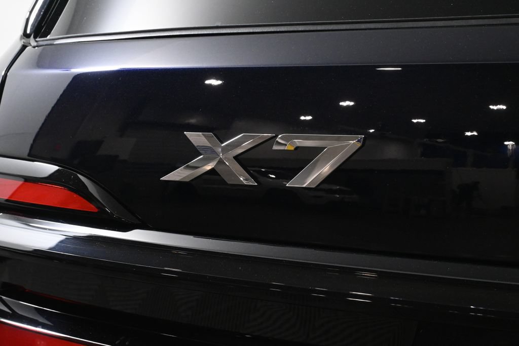 Used 2027 BMW X7 xDrive40i w/ M Sport Package AWD/4WD image 42