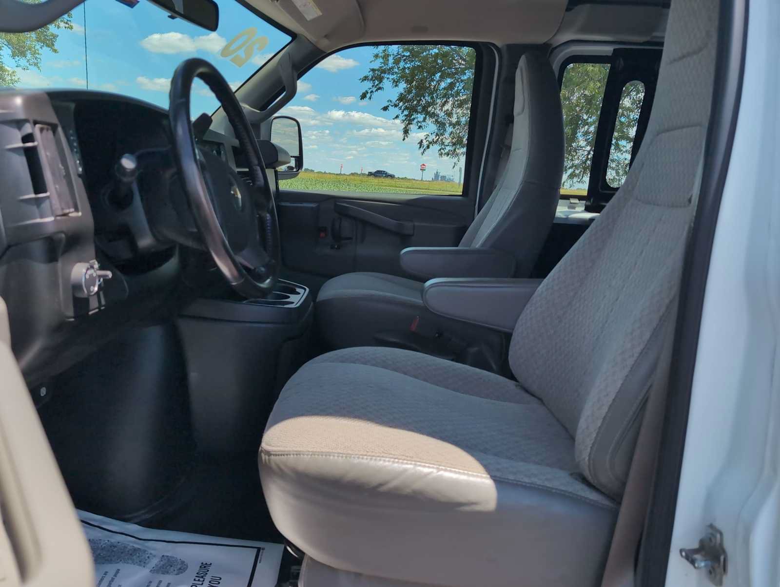 Used 2020 Chevrolet Express 3500 w/ Driver Convenience Package RWD image 17