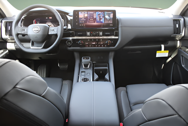 New 2026 Nissan Pathfinder SL AWD/4WD image 10