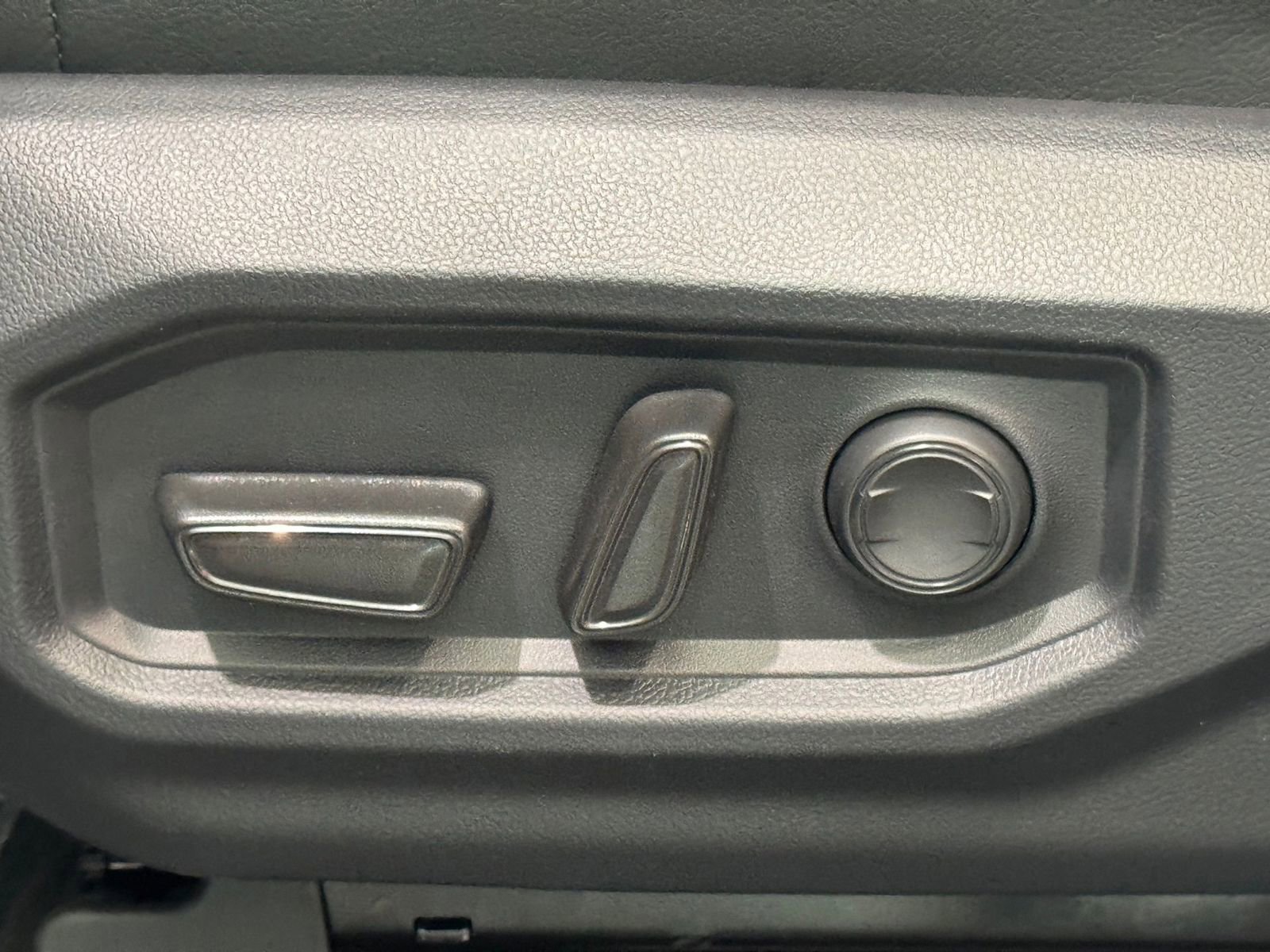 New 2026 Toyota Tundra SR5 AWD/4WD image 16