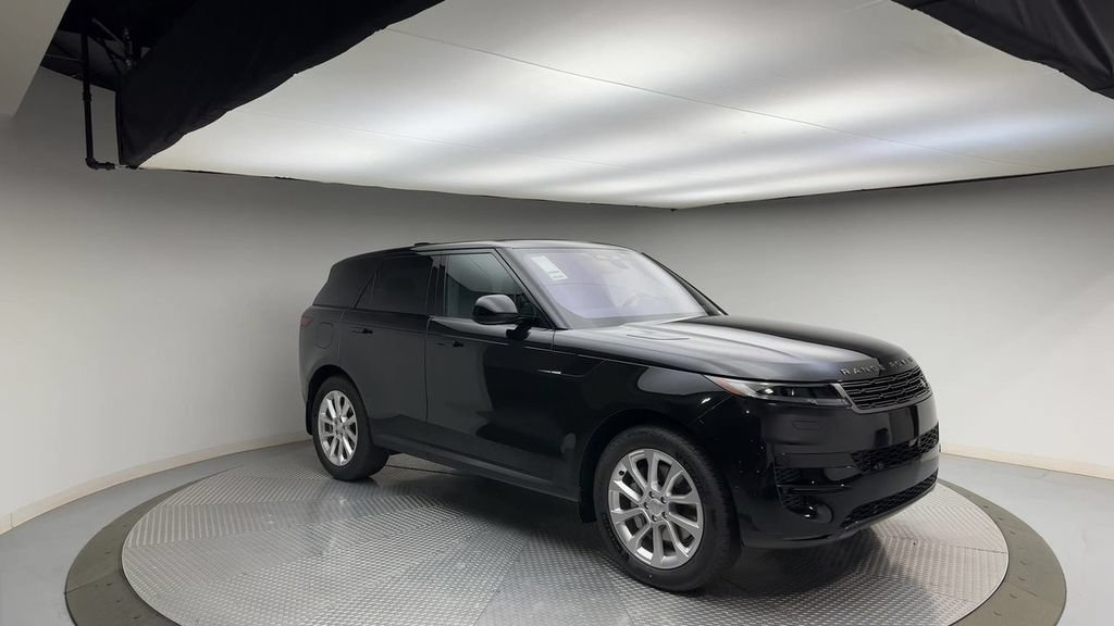 Used 2023 Land Rover Range Rover Sport SE AWD/4WD image 2