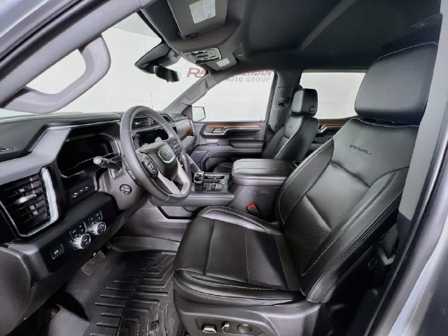 Used 2023 GMC Sierra 1500 Denali w/ Technology Package AWD/4WD image 10