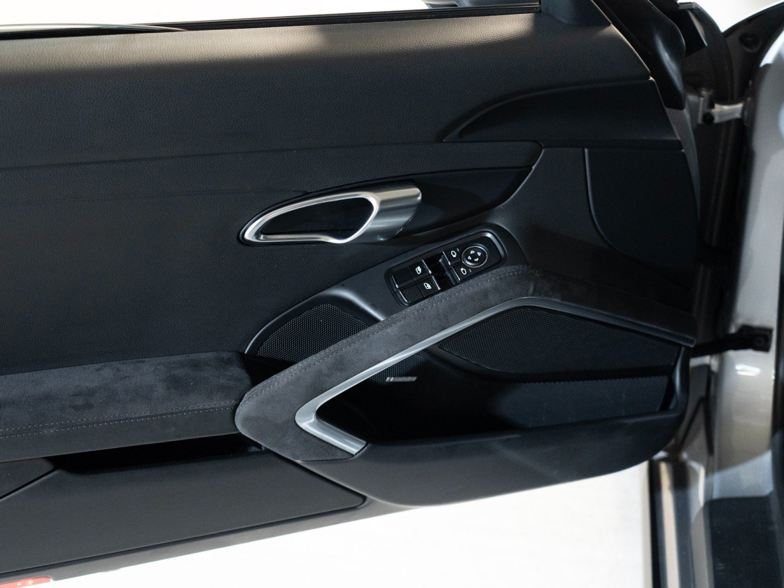 Certified 2019 Porsche 718 Cayman GTS RWD image 18