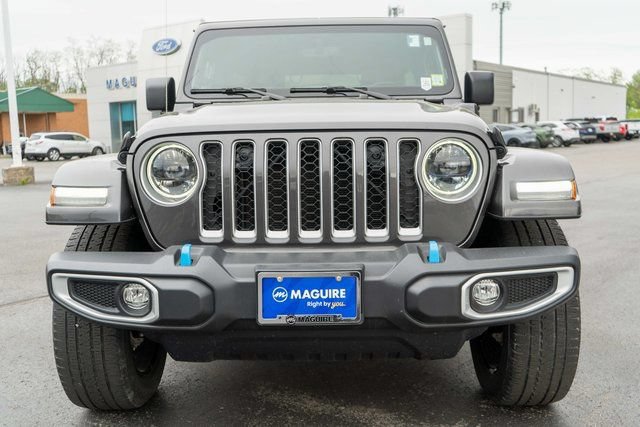 Used 2023 Jeep Wrangler Unlimited Sahara w/ Cold Weather Group AWD/4WD image 3