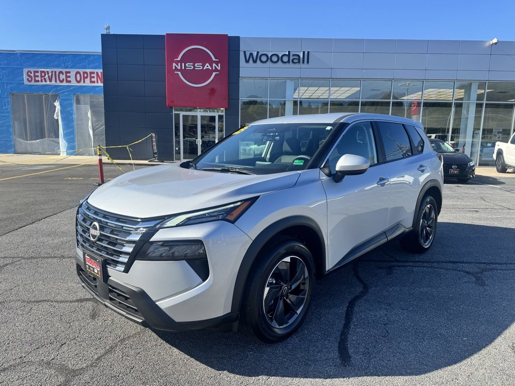 Used 2025 Nissan Rogue SV