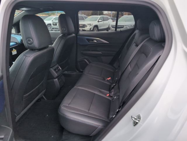 New 2025 Chevrolet Equinox EV LT image 9