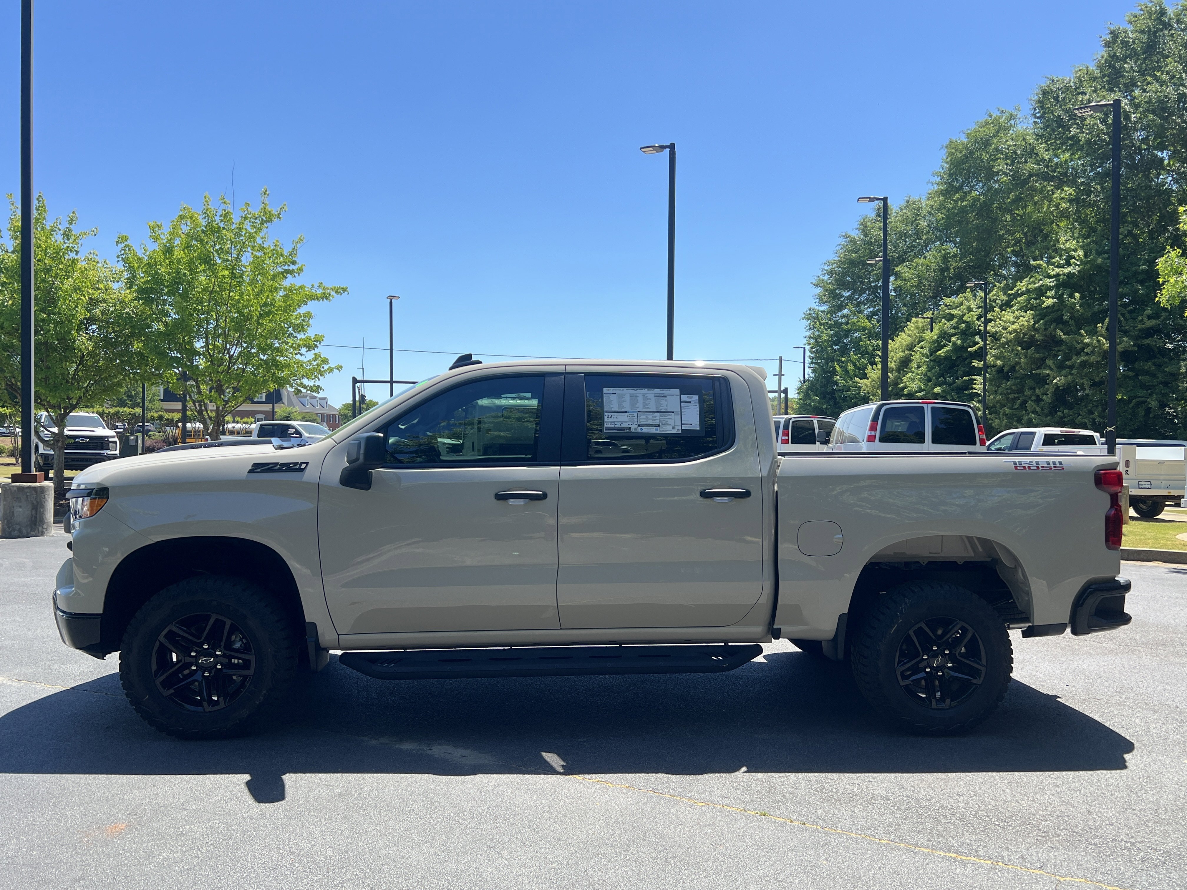 New 2026 Chevrolet Silverado 1500 Custom Trail Boss w/ LPO, Dark Essentials Package AWD/4WD image 6