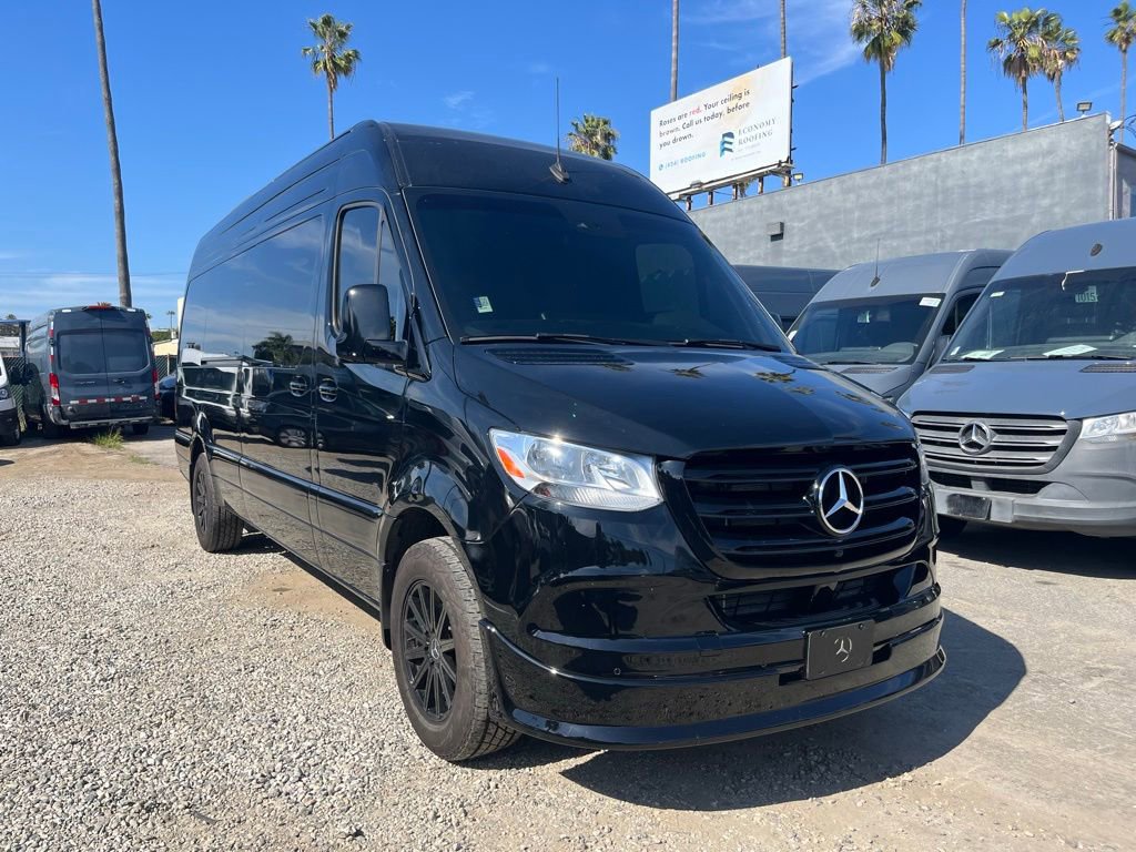 Used 2024 Mercedes-Benz Sprinter 2500 image 3