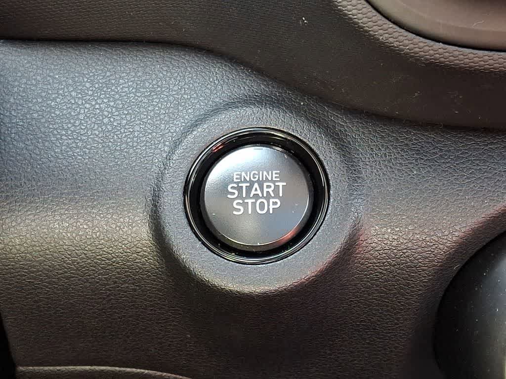 Certified 2025 Hyundai Venue SEL FWD image 22